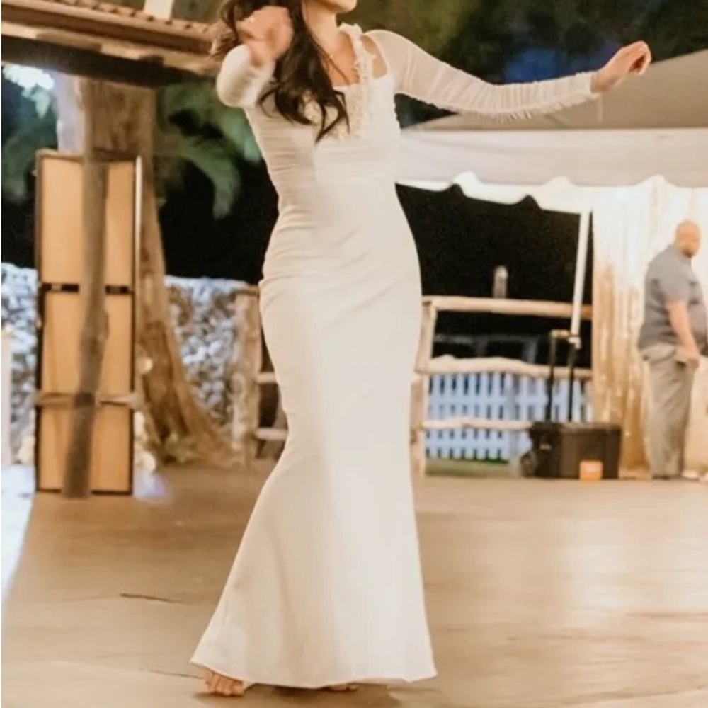 Lulu's White Off-the-Shoulder Long Sleeve Maxi Dress - Picture 4 of 10